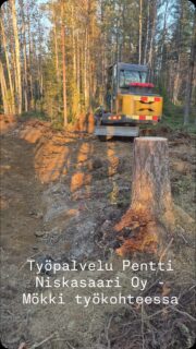 Hei,
Tuossa käytiin Mökki pohjia tekemässä asiakkaalle Sodankylässä. Paalut ja anturit maahan upotettuina oli tämän päivän urakkana.
Näitä mökki pohjia ollaan vuosien varrella tehty lukuisia täällä Sodankylän alueella.
Näitä on aina kiva tehdä hyvällä säällä. Silloin ei yleensä vastusta mikään. 😆
Ei tässä muuta tällä kertaa…
#sodankylä #kaivinkone #hengwang #minikaivinkone #mökki #mökkipohja #paalu #mökkipaalu #mökkianturi